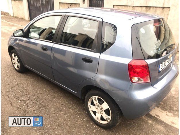 Second-hand Chevrolet Aveo 72 CP (52 kW) 2006 Albastru marin Hatchback