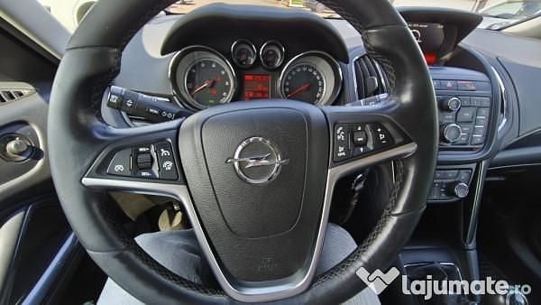Maro Utilizat 2016 Opel Zafira Tourer Monovolum | 8.500 EUR (Scump) - Imagine 1/4