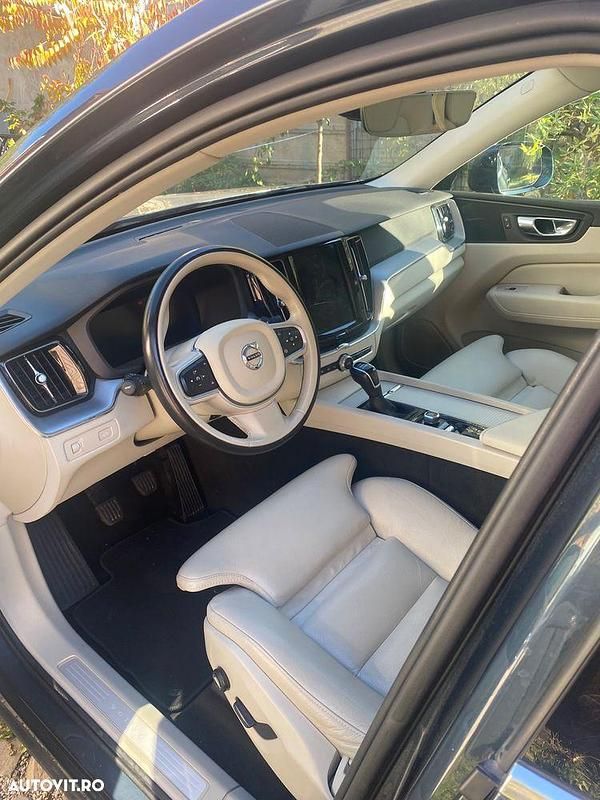 Culoarealbastru Utilizat 2020 Volvo XC60 Inscription SUV | 28.900 EUR (Preț OK) - Imagine 1/4