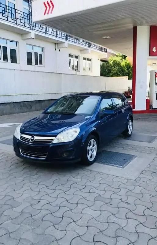 Second-hand Opel Astra 115 CP (84 kW) 2009 Albastru Hatchback