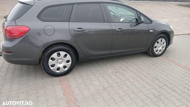 Second-hand Opel Astra Edition 150 CP (110 kW) 2012 Culoaregri