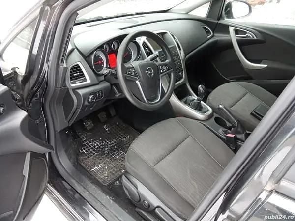 Second-hand Opel Astra 120 CP (88 kW) 2011 Berlinǎ