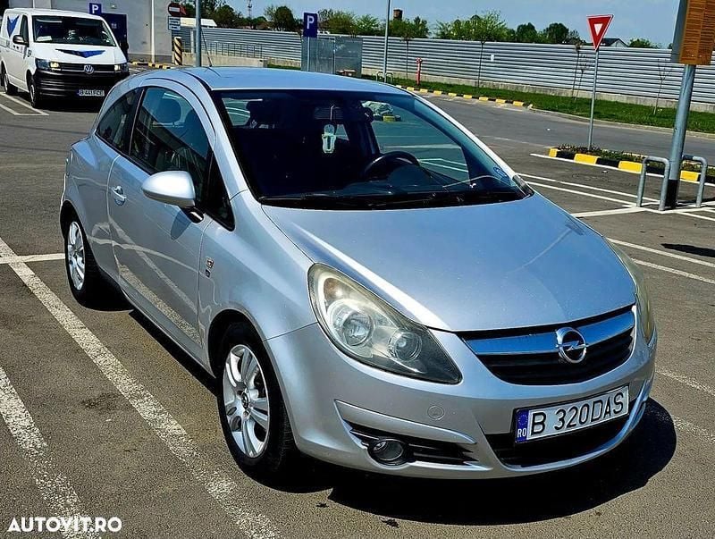 Gri Utilizat 2011 Opel Corsa Cosmo Hatchback | 2.950 EUR (Preț OK) - Imagine 1/4