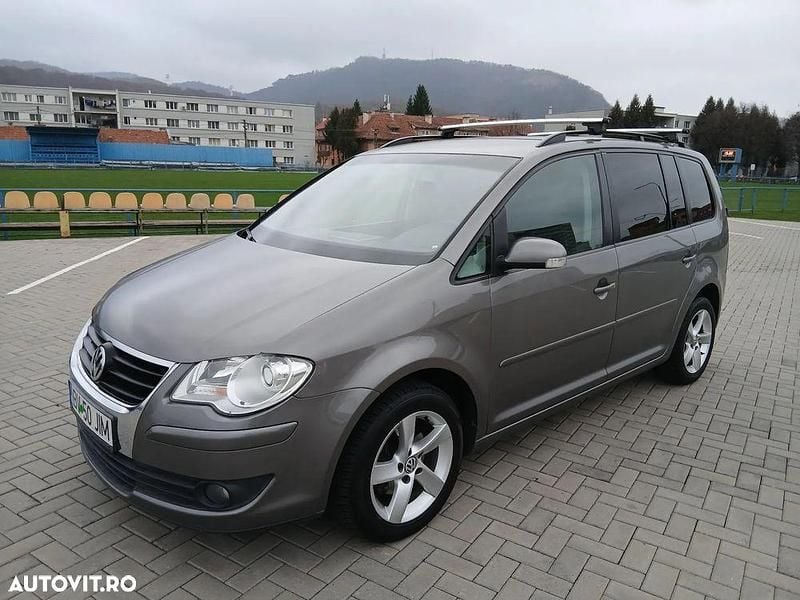 Second-hand VW Touran 140 CP (102 kW) 2008 Culoaregri Monovolum