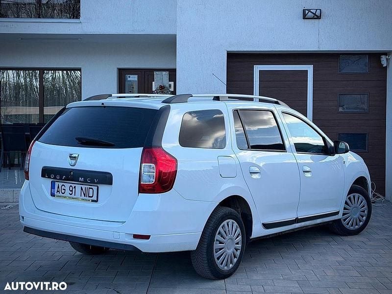 Second-hand Dacia Logan Lauréate 90 CP (66 kW) 2017 Culoarealbastru Berlinǎ
