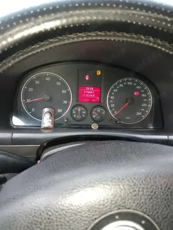 Utilizat 2010 VW Touran Monovolum | 3.000 EUR (Preț bun) - Imagine 1/3