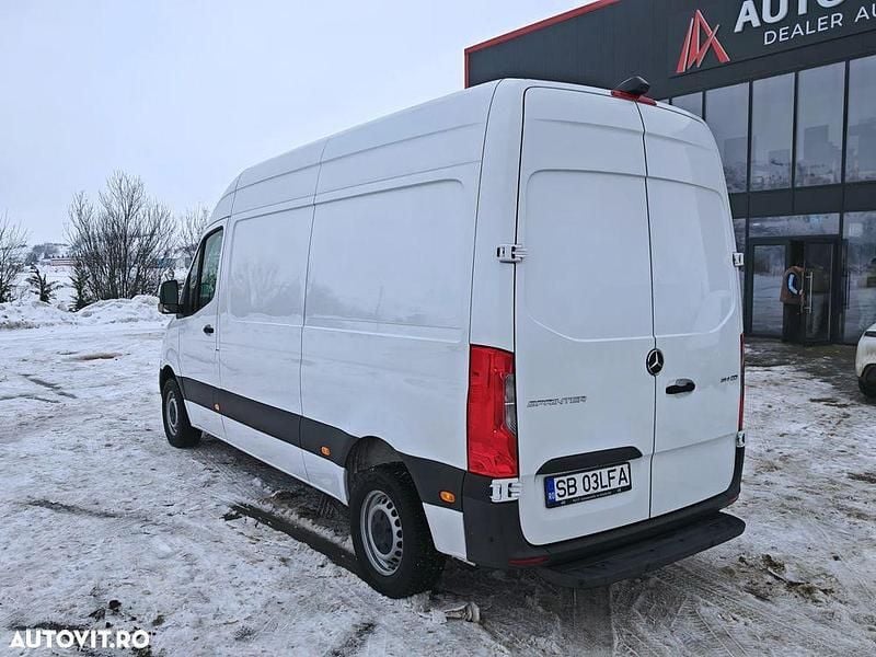 Second-hand Mercedes Sprinter 143 CP (105 kW) 2018 Culoarealb Van