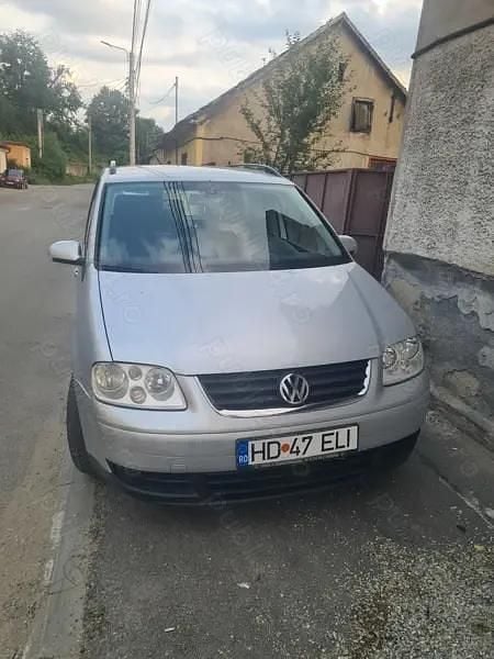 Utilizat 2007 VW Touran Monovolum | 2.500 EUR (Preț bun) - Imagine 1/4