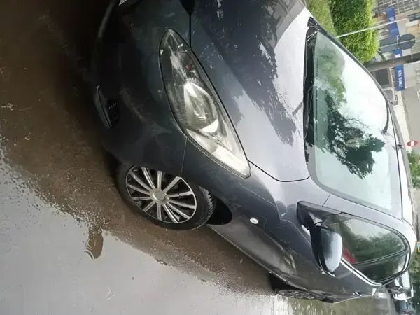 Utilizat 2010 Mazda 2 Berlinǎ | 2.100 EUR (Preț OK) - Imagine 1/4