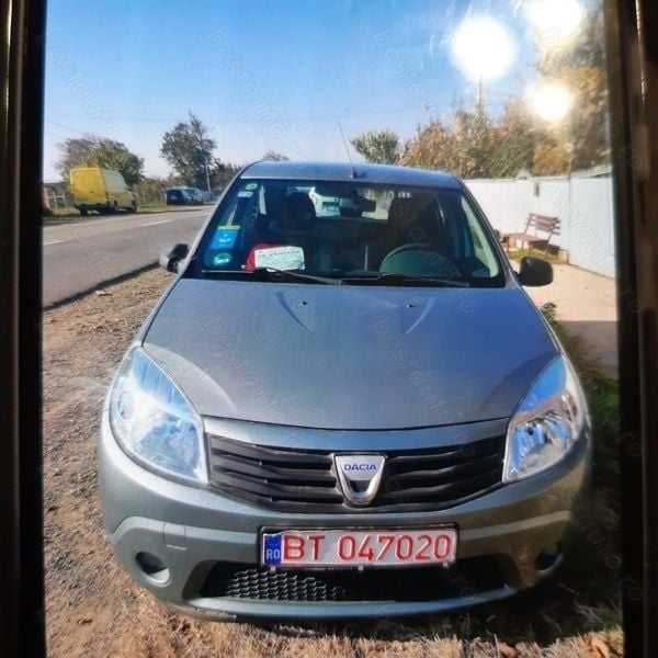 Utilizat 2010 Dacia Sandero Hatchback | 2.000 EUR (Preț bun) - Imagine 1/4