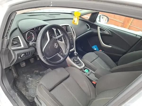 Second-hand Opel Astra 110 CP (80 kW) 2011 Break