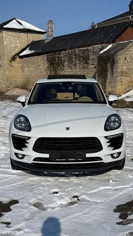 Second-hand Porsche Macan 258 CP (189 kW) 2017 Culoarealb SUV