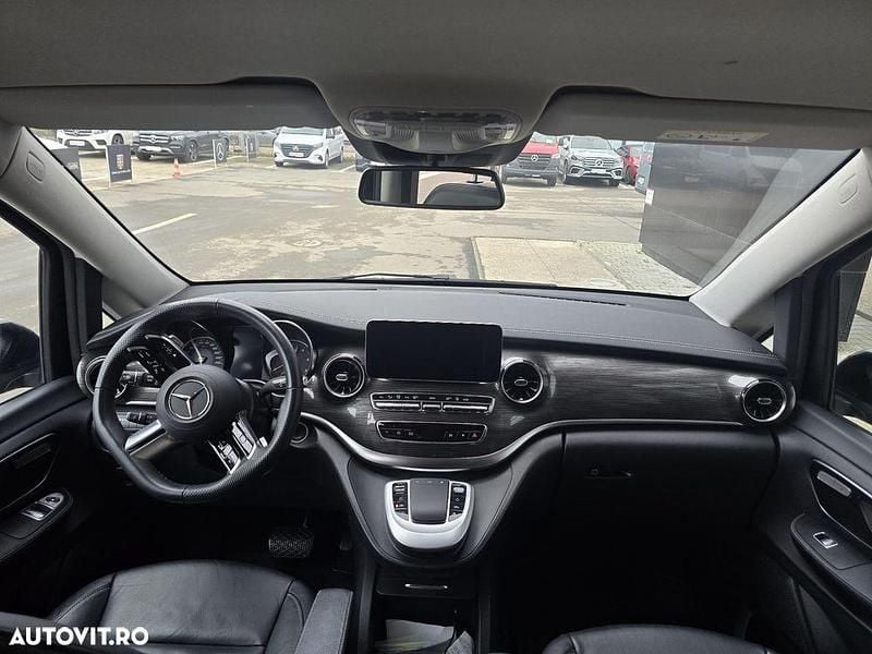 Second-hand Mercedes V250 Avantgarde 190 CP (139 kW) 2023 Culoarenegru Monovolum