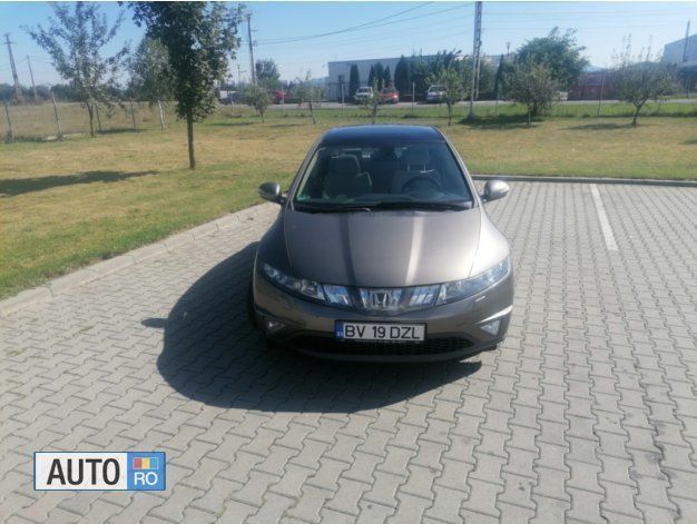 Second-hand Honda Civic 140 CP (102 kW) 2007 Auriu Hatchback