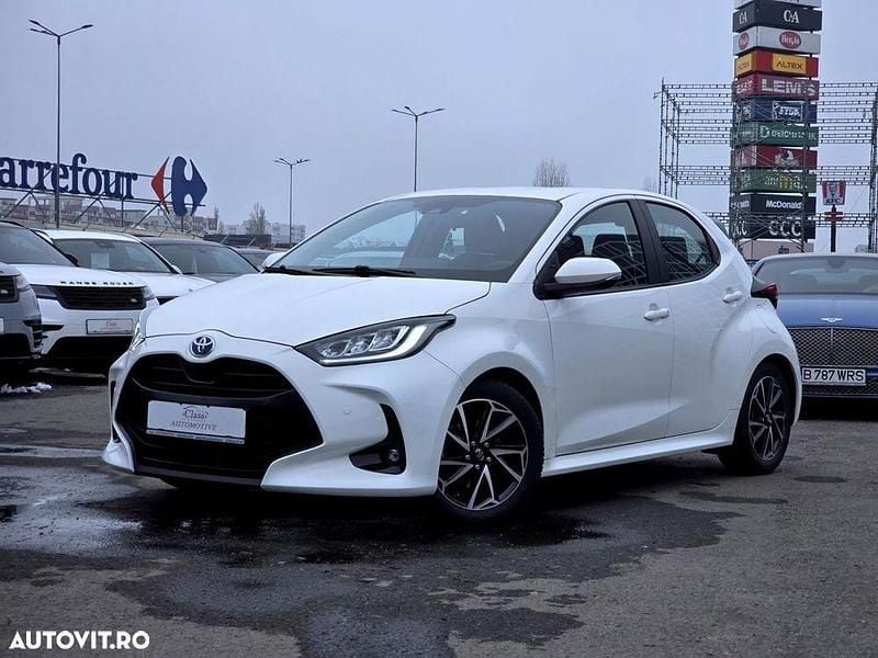 Second-hand Toyota Yaris Hybrid 92 CP (67 kW) 2023 Culoarealb