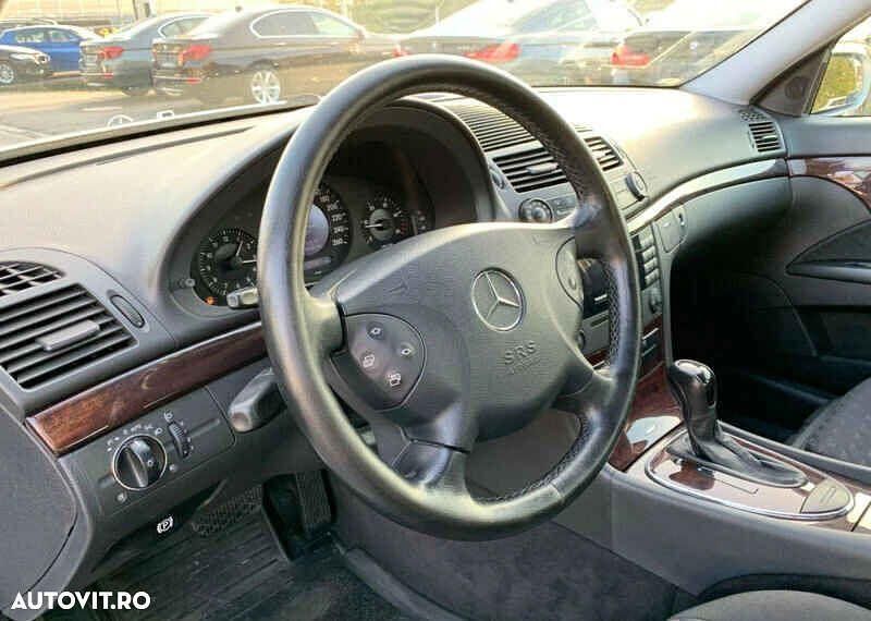 Second-hand Mercedes E220 Classic 150 CP (110 kW) 2003 Culoaregri Berlinǎ