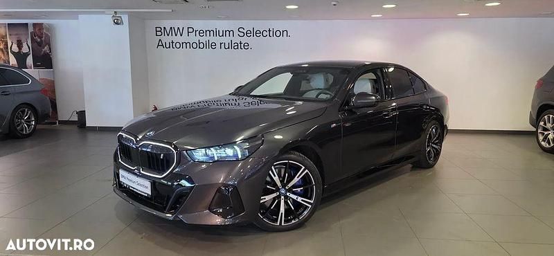 Gri sophisto brilliant effect metalizat metalizat Utilizat 2024 BMW i5 Comfort Edition Berlinǎ | 66.687 EUR (Preț OK) - Imagine 1/4