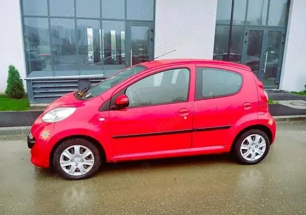 Rosu Utilizat 2006 Peugeot 107 Hatchback | 2.700 EUR - Imagine 1/4