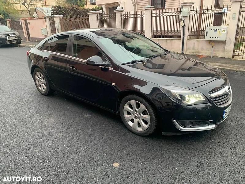 Second-hand Opel Insignia Business Innovation 136 CP (100 kW) 2015 Culoarenegru Berlinǎ
