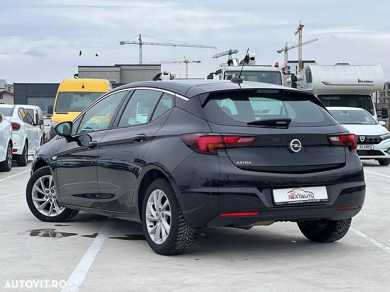 Second-hand Opel Astra Elegance 122 CP (89 kW) 2020 Culoarenegru Hatchback