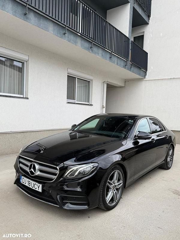 Culoarenegru Utilizat 2017 Mercedes E220 AMG line Berlinǎ | 19.900 EUR (Super Preț) - Imagine 1/4