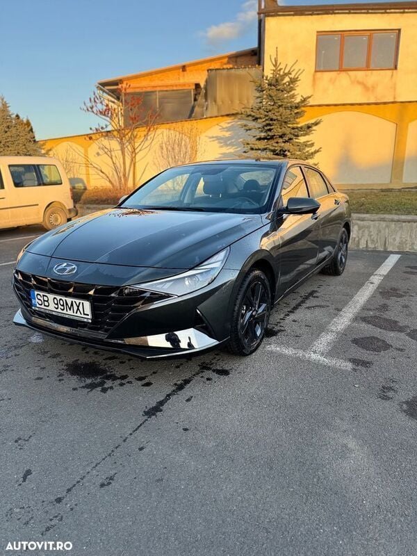 Gri Utilizat 2023 Hyundai Elantra Berlinǎ | 18.400 EUR (Super Preț) - Imagine 1/4