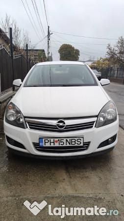 Utilizat 2011 Opel Astra Hatchback | 2.700 EUR (Super Preț) - Imagine 1/4