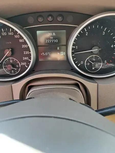 Utilizat 2010 Mercedes ML300 SUV | 9.500 EUR - Imagine 1/4