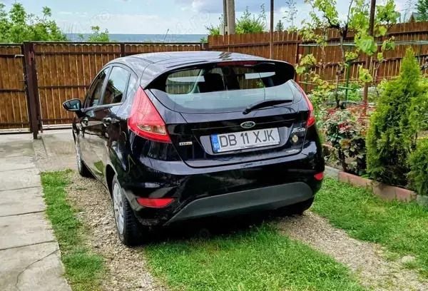 Utilizat 2010 Ford Fiesta Hatchback | 2.800 EUR (Preț OK) - Imagine 1/4