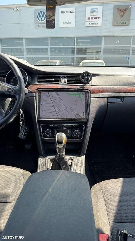 Culoareargint Utilizat 2012 Skoda Superb Comfort Berlinǎ | 5.700 EUR (Preț OK) - Imagine 1/4
