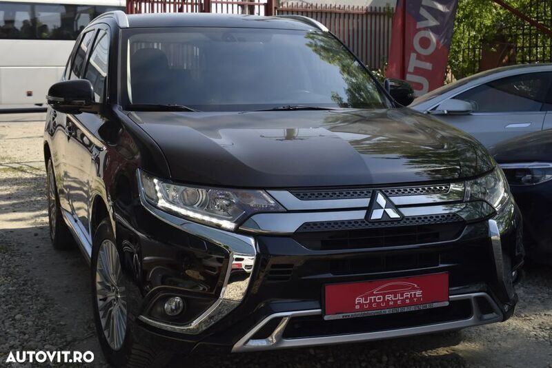 Negru Utilizat 2019 Mitsubishi Outlander P-HEV Intense SUV | 19.950 EUR - Imagine 1/4