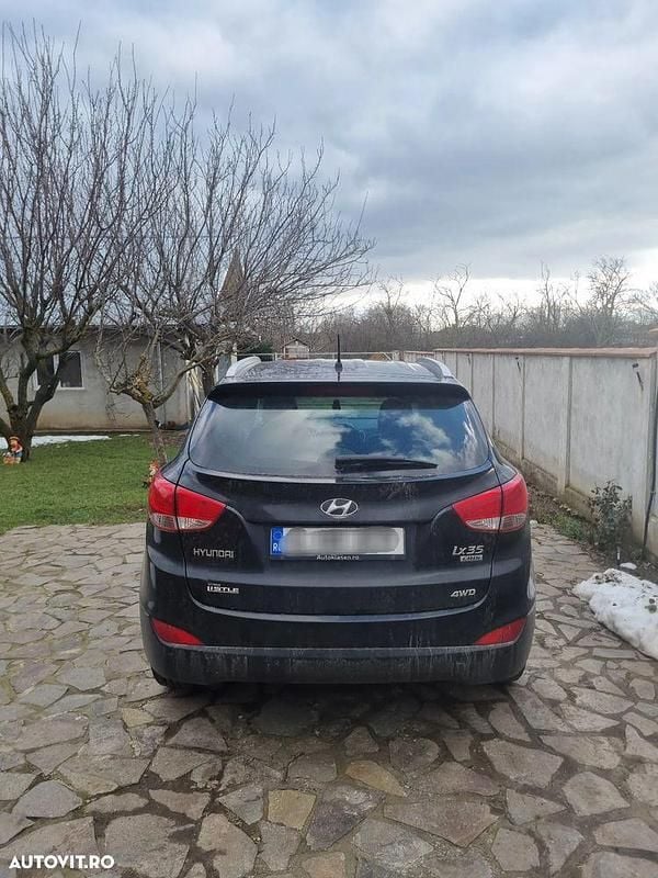 Second-hand Hyundai ix35 Style 184 CP (135 kW) 2012 Culoarenegru SUV