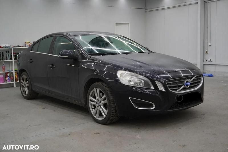 Second-hand Volvo S60 Standard 115 CP (84 kW) 2014 Culoarenegru Berlinǎ