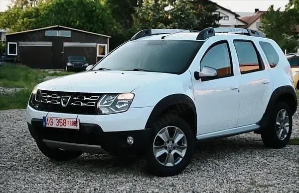 Alb Utilizat 2015 Dacia Duster Berlinǎ | 6.990 EUR (Preț OK) - Imagine 1/4