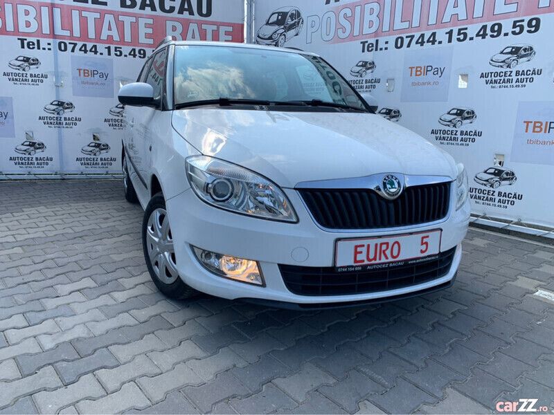 Alb Utilizat 2013 Skoda Fabia Family Break | 6.950 EUR - Imagine 1/4