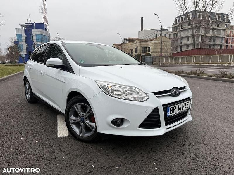 Second-hand Ford Focus SYNC Edition 100 CP (73 kW) 2014 Culoarealb Hatchback
