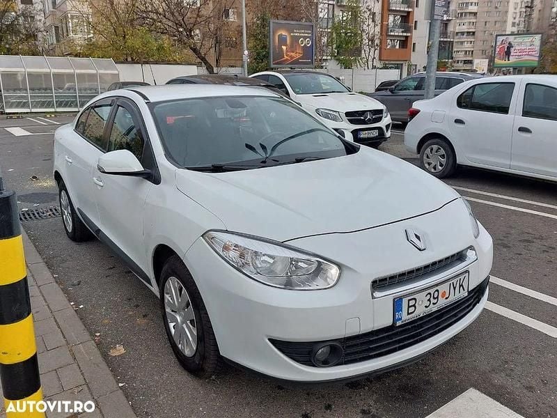 Culoarealb Utilizat 2012 Renault Fluence Berlinǎ | 4.000 EUR (Preț bun) - Imagine 1/4
