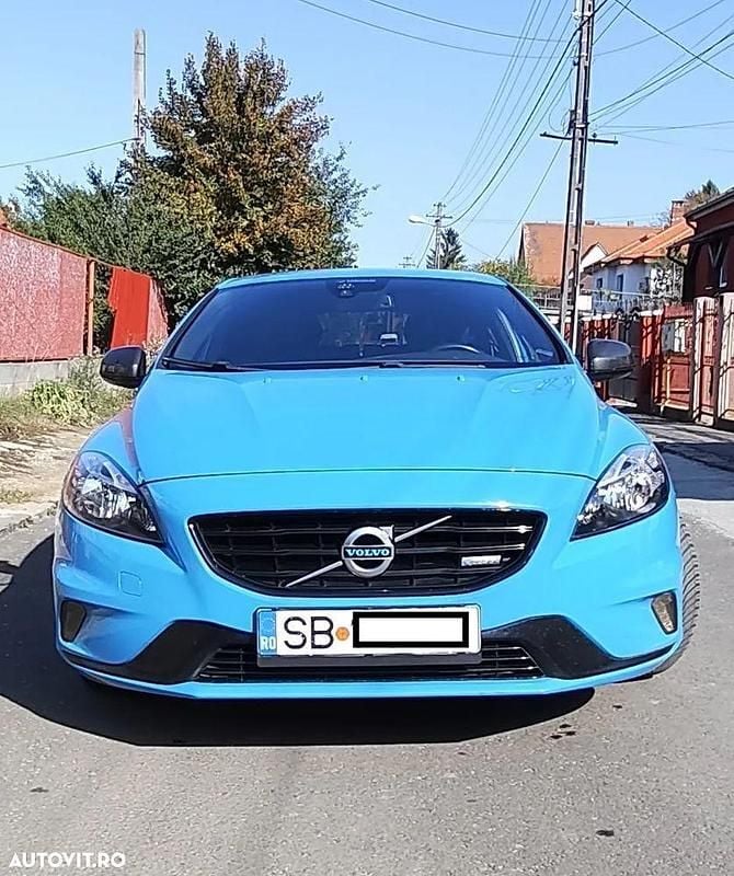 Culoarealbastru Utilizat 2013 Volvo V40 R-Design Break | 7.900 EUR (Scump) - Imagine 1/4