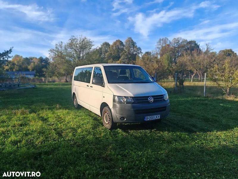 Culoarealb Utilizat 2010 VW Caravelle Monovolum | 10.500 EUR (Scump) - Imagine 1/4