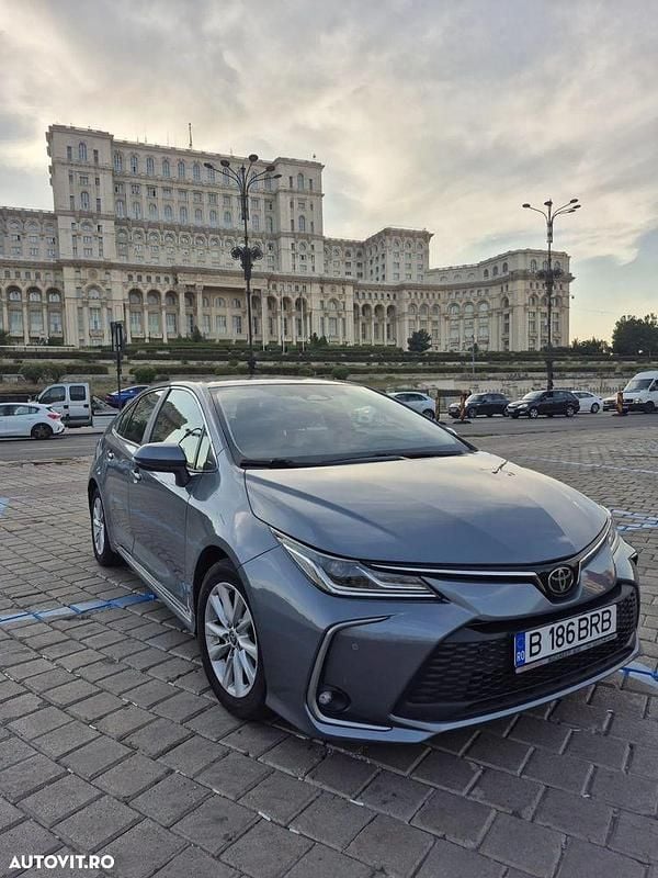 Culoaregri Utilizat 2023 Toyota Corolla Business Edition Berlinǎ | 20.490 EUR (Preț OK) - Imagine 1/4