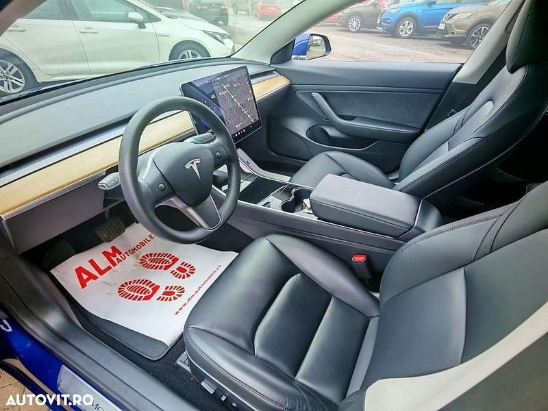 Second-hand Tesla Model 3 Standard Range Plus 239 kW (325 CP) 2021 Culoaregri Berlinǎ