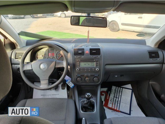 Albastru Utilizat 2006 VW Jetta Berlinǎ | 3.999 EUR (Scump) - Imagine 1/4