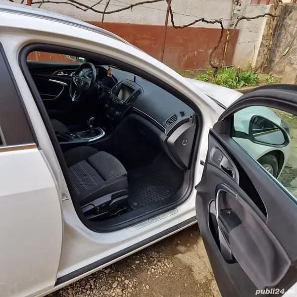 Utilizat 2014 Opel Insignia Berlinǎ | 6.800 EUR (Super Preț) - Imagine 1/4