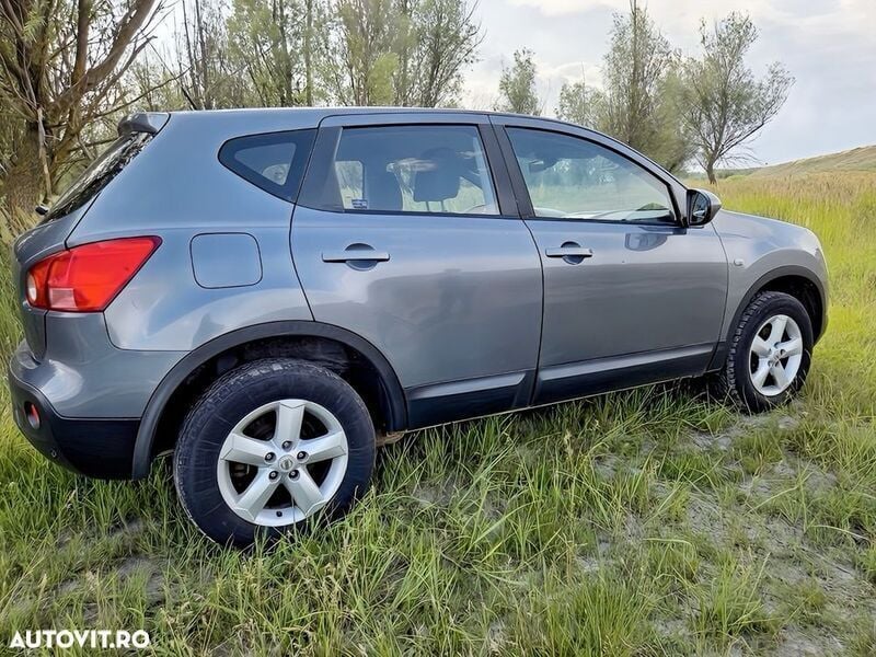 Gri Utilizat 2008 Nissan Qashqai Tekna SUV | 5.250 EUR (Preț OK) - Imagine 1/4
