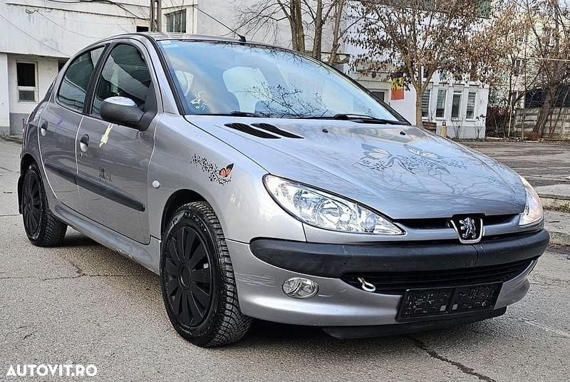 Second-hand Peugeot 206 109 CP (80 kW) 2002 Culoareargint Hatchback