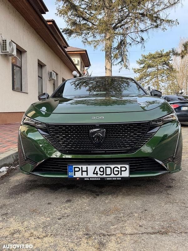Second-hand Peugeot 308 GT 130 CP (95 kW) 2022 Culoareverde