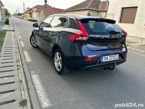 Second-hand Volvo V40 120 CP (88 kW) 2016 Albastru Break