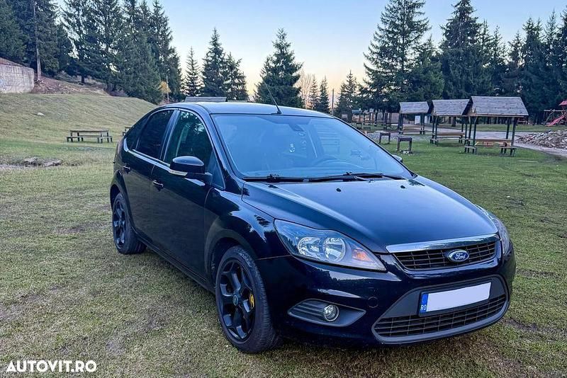 Culoarenegru Utilizat 2008 Ford Focus Titanium Hatchback | 3.300 EUR (Preț OK) - Imagine 1/4