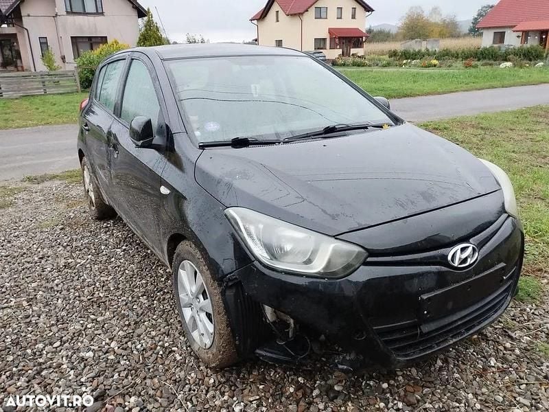 Culoarenegru Utilizat 2013 Hyundai i20 | 1.600 EUR - Imagine 1/4
