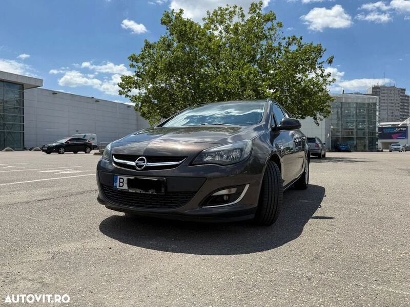 Gri Utilizat 2013 Opel Astra Selection Break | 5.300 EUR (Preț OK) - Imagine 1/4